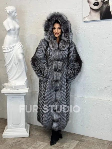 Длинная шуба с капюшоном из натуральной лисы Silver Fox Fur в росшив - фото 10