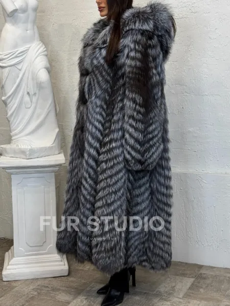Длинная шуба с капюшоном из натуральной лисы Silver Fox Fur в росшив - фото 3
