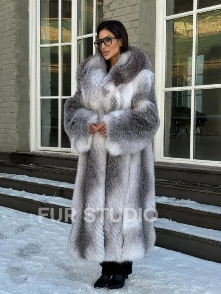 Длинная шуба из меха Arctic Fox с капюшоном, росшив - серая - фото 10