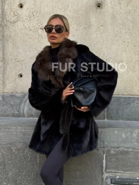 Норковая шуба махагон с куницей - фото 12