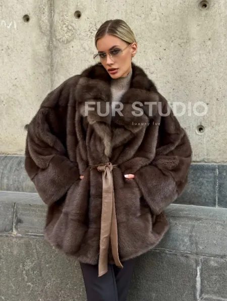 Полушубок норковый женский с воротником куница - фото 0