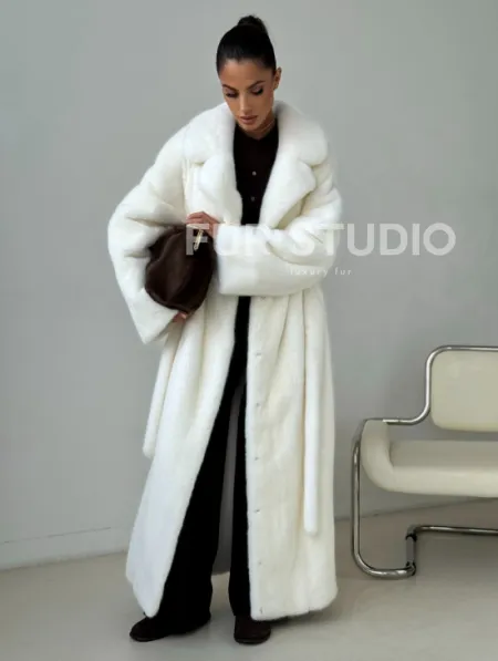 Белая длинная норковая шуба - фото 12
