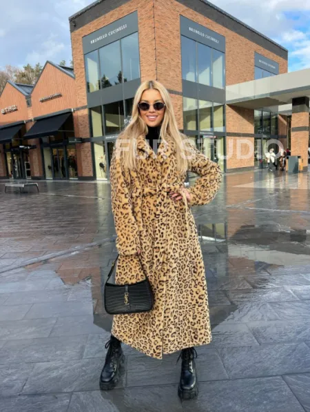 Пальто-шуба из натуральной шерсти под леопард - фото 2