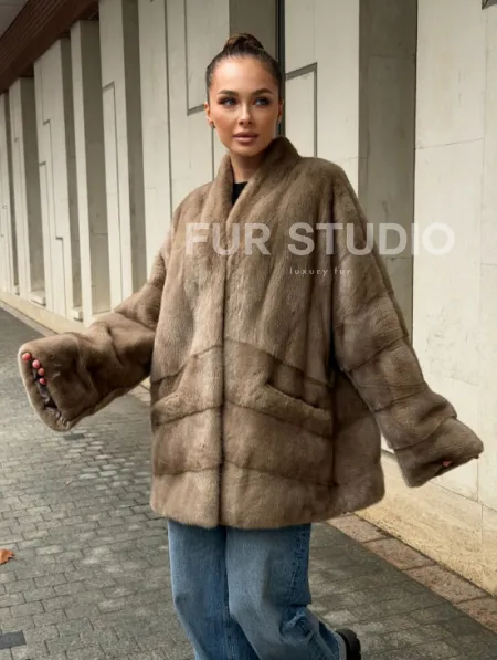 Норковый полушубок пастель V-образный воротник - фото 9