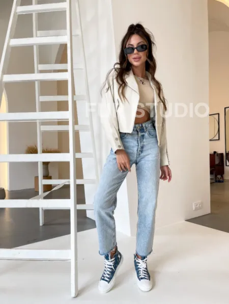 Белая короткая кожаная куртка - фото 0