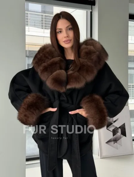 Пальто с капюшоном из финского песца - фото 13