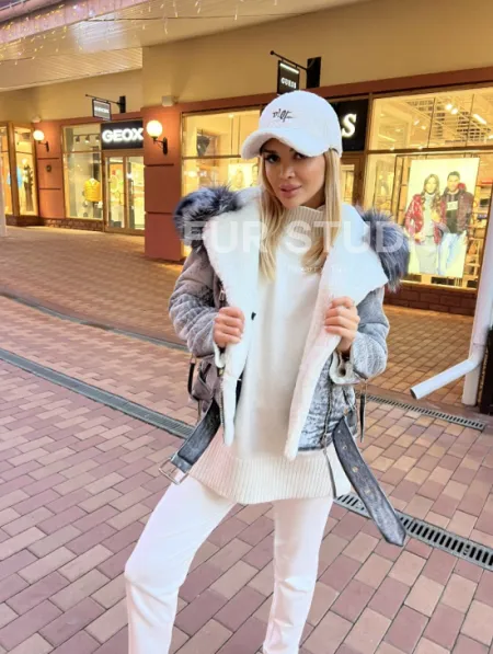 Авиатор из винтажной кожи с меховым капюшоном - фото 3