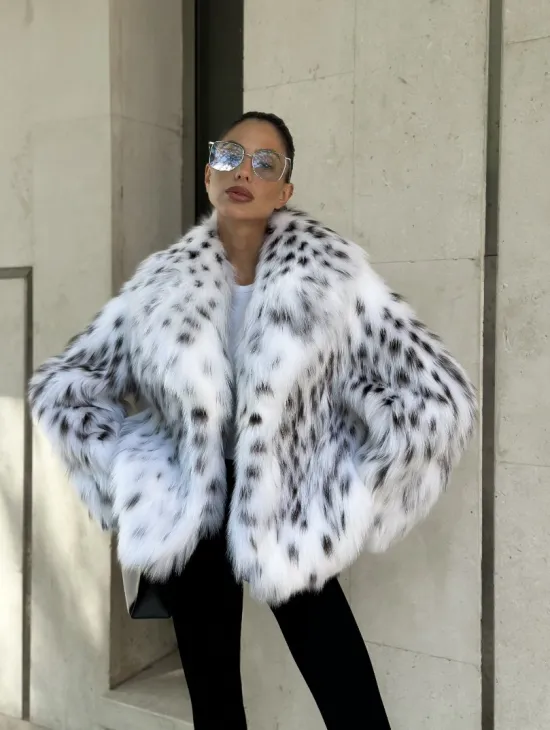 Шуба из меха лисы под рысь - цвет белый, PREMIUM COLLECTION - фото 6