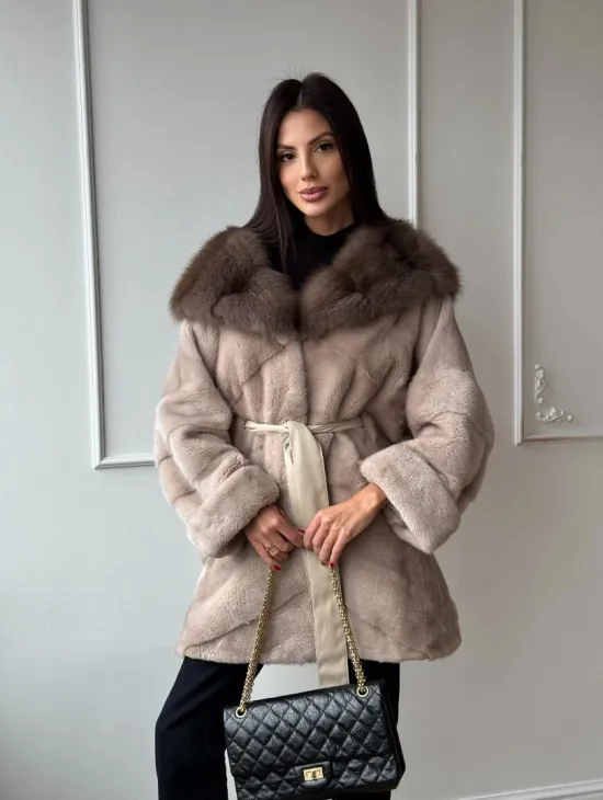 Меховое полупальто из меха норки с капюшоном куница - фото 0