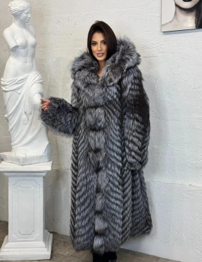 Длинная шуба с капюшоном из натуральной лисы Silver Fox Fur в росшив - фото 9
