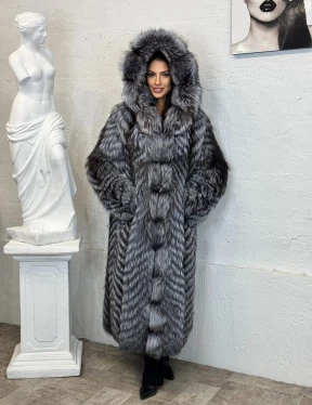Длинная шуба с капюшоном из натуральной лисы Silver Fox Fur в росшив - фото 10