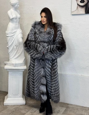 Длинная шуба с капюшоном из натуральной лисы Silver Fox Fur в росшив - фото 7