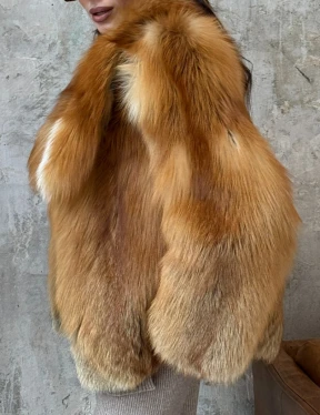 Короткая шуба из натуральной рыжей лисы - фото 2