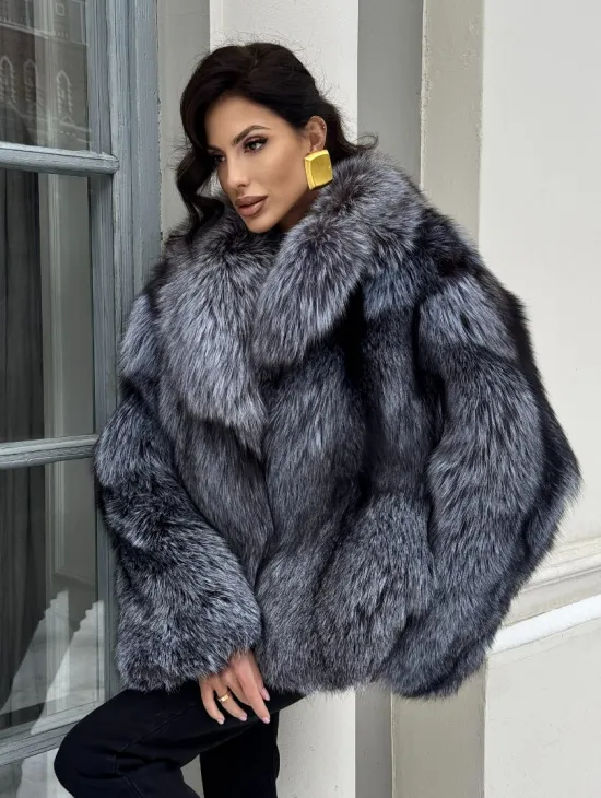 Короткий женский полушубок из чернобурки английский воротник - фото 0