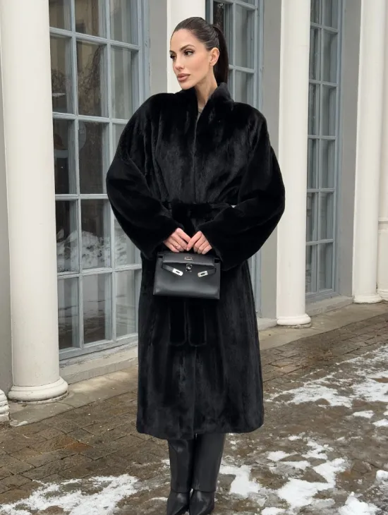 Натуральная женская норковая шуба из аукционного меха норки Blackglama - фото 4