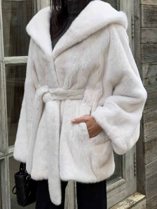 Шуба норковая летучая мышь с капюшоном, мех аукционная норка Palomino - фото 2