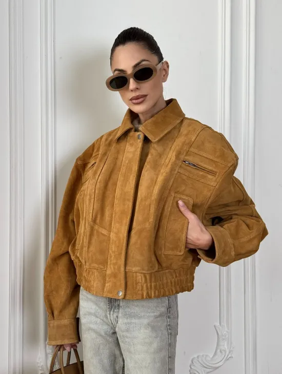 Женская замшевая куртка бомбер Camel  - «High street style» - фото 0