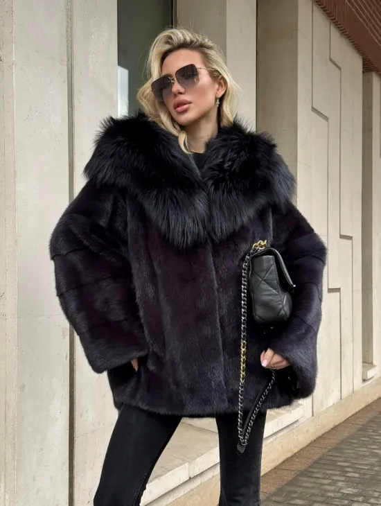 Полушубок норковый автоледи с отделкой из чернобурки на капюшоне - фото 9