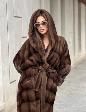 Элитная норковая шуба NAFA  в цвете соболь с капюшоном - фото 0