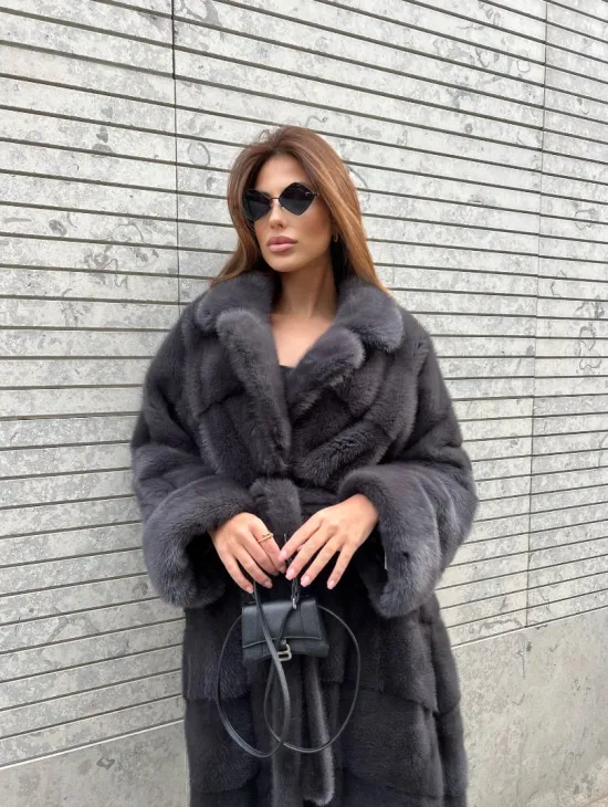 Удлиненная шуба из норки в цвете графит - фото 5