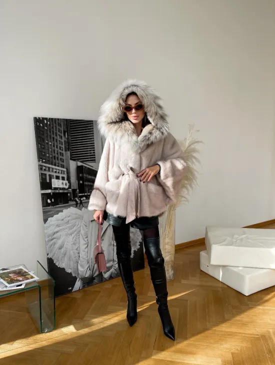 Пончо норковое с капюшоном из меха рыси в цвете пастель - фото 3