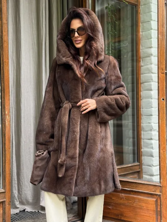 Норковая шуба с капюшоном - цвет орех - фото 6