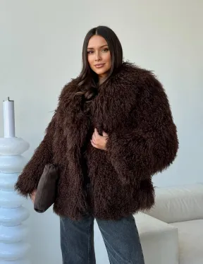 Коричневая шуба из ламы - фото 11