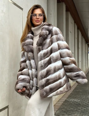 Шуба из меха шиншиллового кролика PREMIUM COLLECTION - фото 9