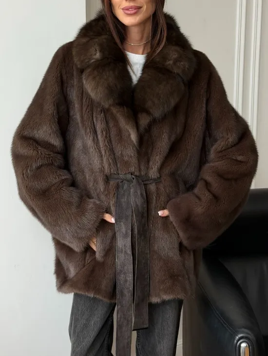 Полушубок норковый летучая мышь с воротником куницы - фото 3