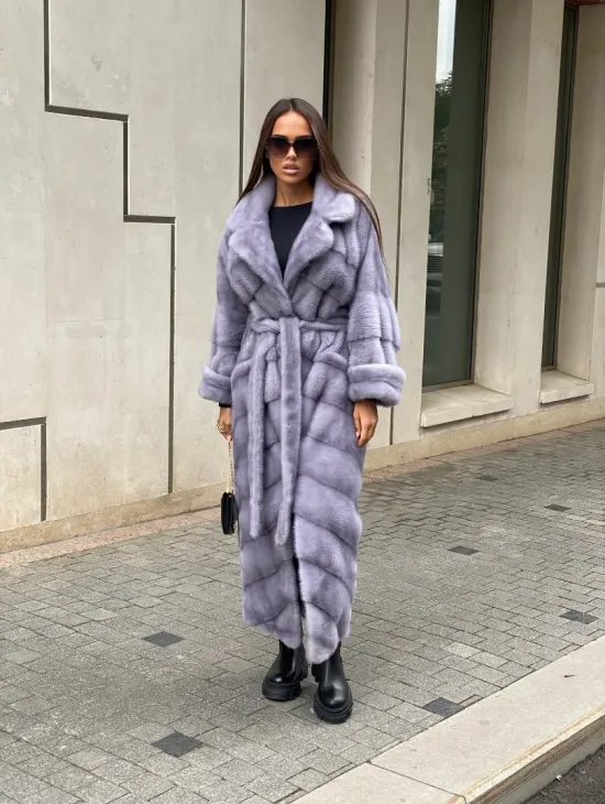 Удлиненная голубая норковая шуба с английским воротником - фото 2
