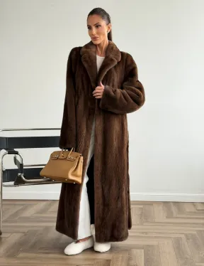 Прямая шуба из норки с поясом - фото 9