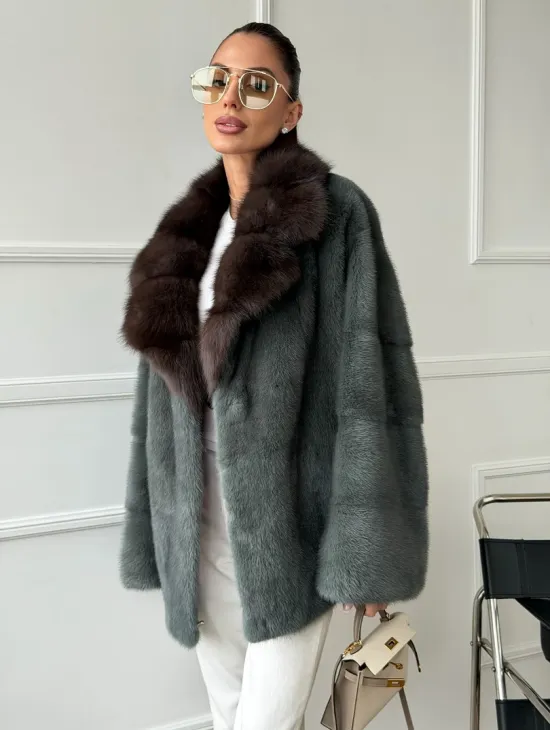 Красивая шуба из меха норки с воротником из куницы - фото 6