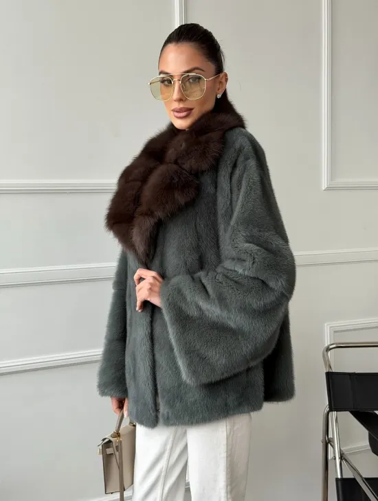 Красивая шуба из меха норки с воротником из куницы - фото 7