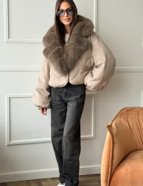 Зимний короткий пуховик с мехом - оверсайз - фото 3