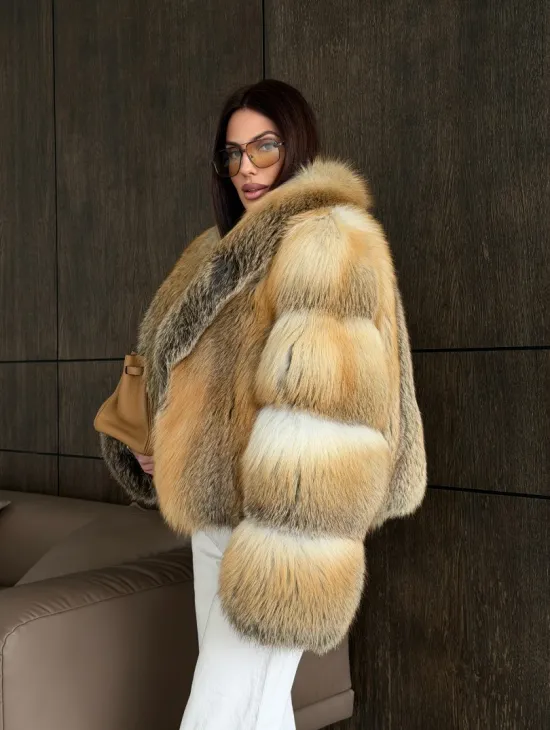 Полушубок-кроп с шалевым воротником из лисы - фото 16