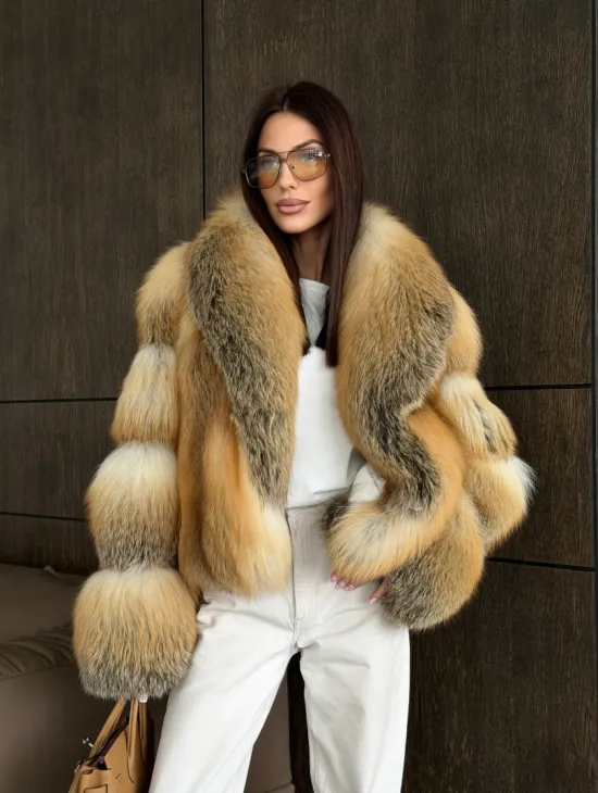 Полушубок-кроп с шалевым воротником из лисы - фото 15