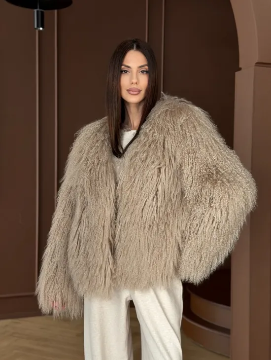 Шуба из натурального меха ламы - фото 17