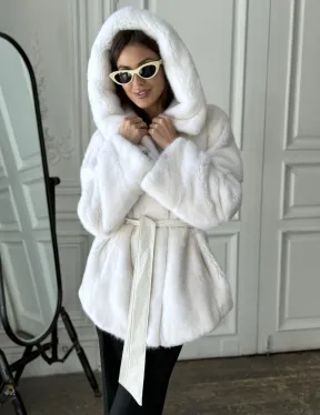 Белая шуба из меха норки (крестовка) с капюшоном - фото 5