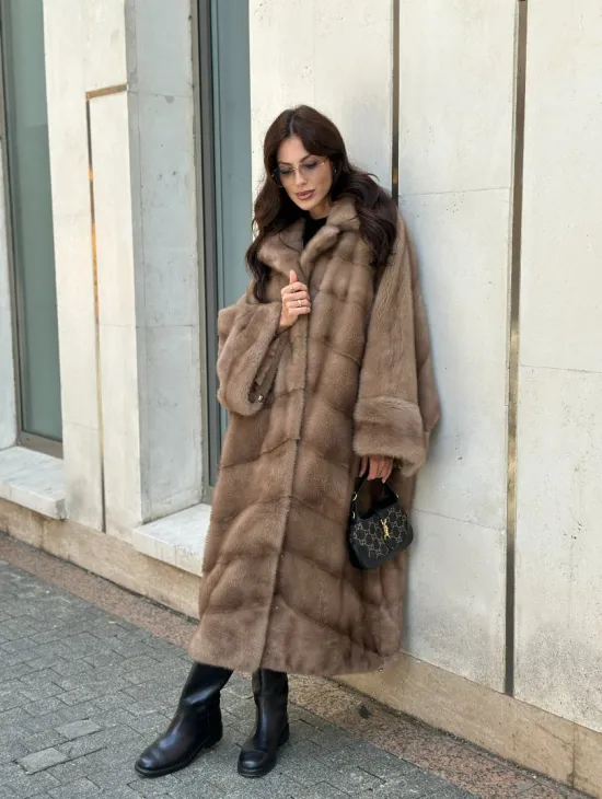 Норковая шуба с английским воротником  - цвет пастель  - стиль 